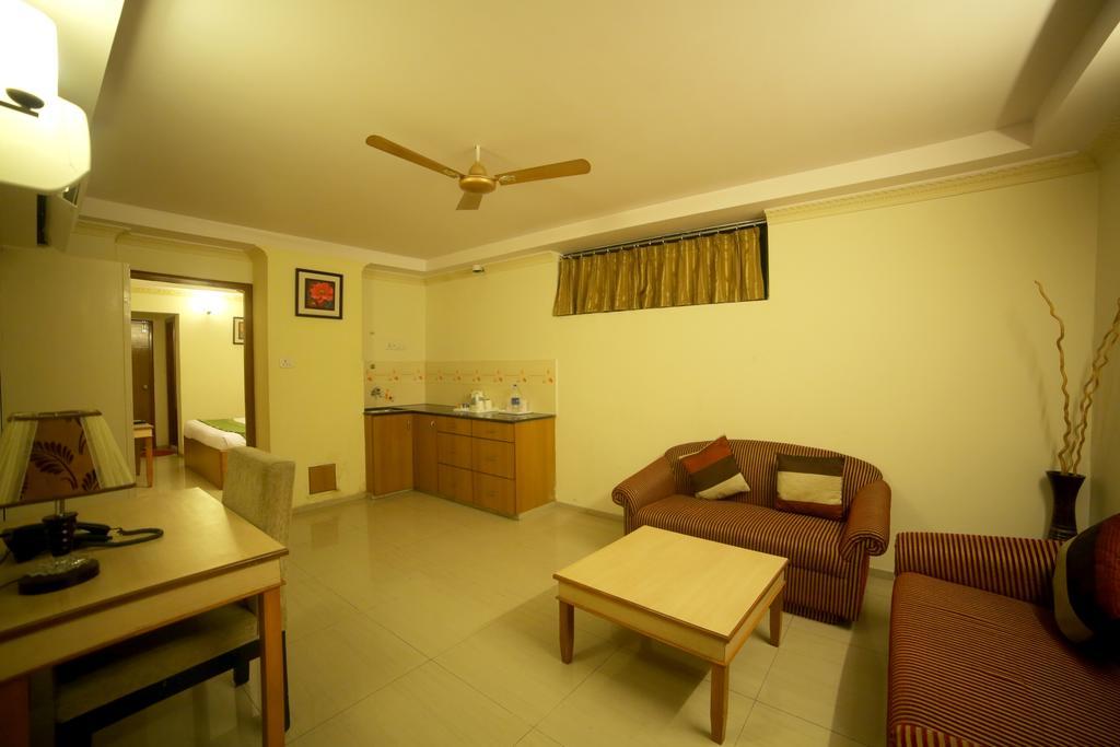 Treebo Trend Woodsvilla Suites Bapu Nagar Jaipur Exterior foto
