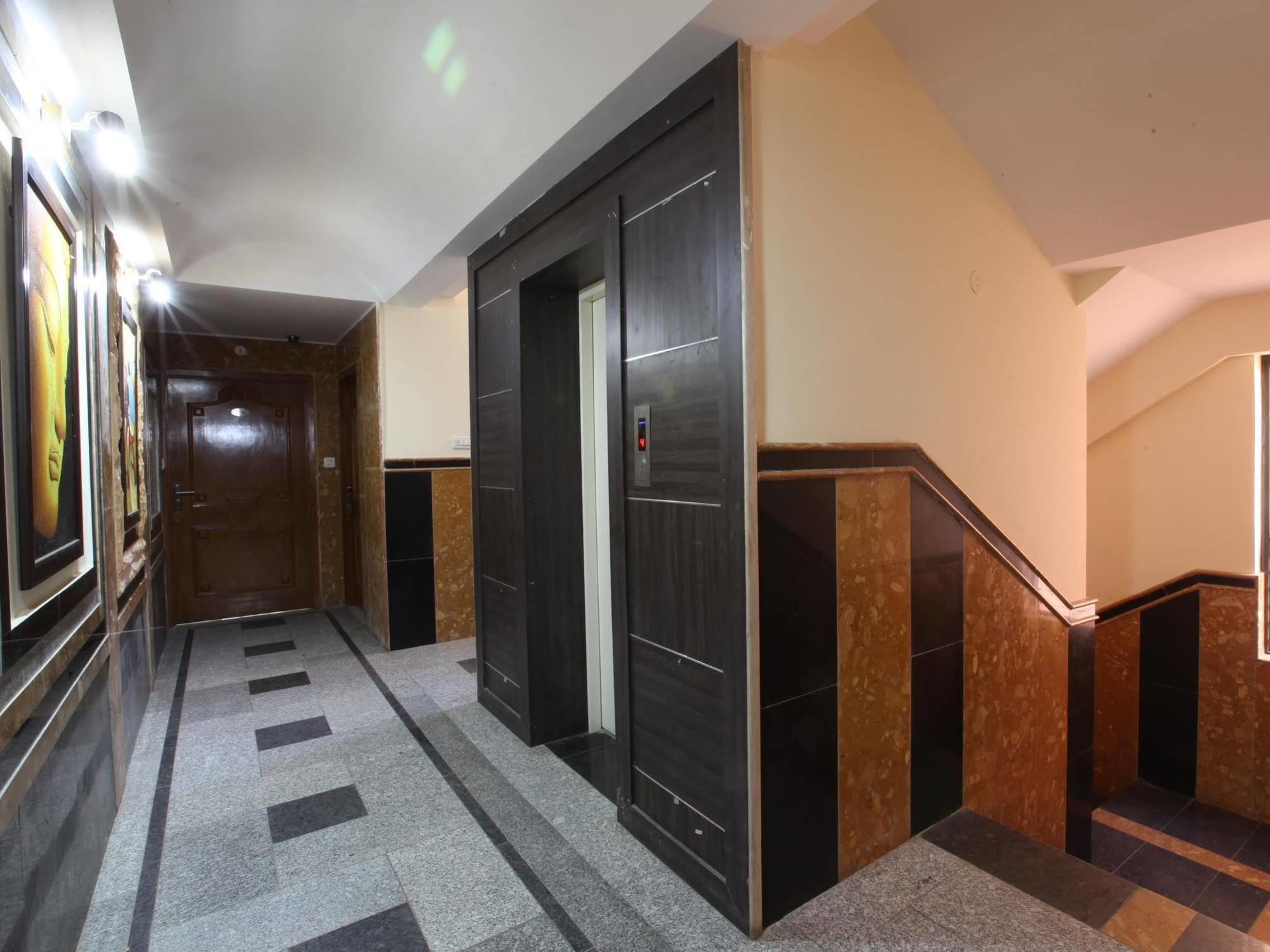 Treebo Trend Woodsvilla Suites Bapu Nagar Jaipur Exterior foto